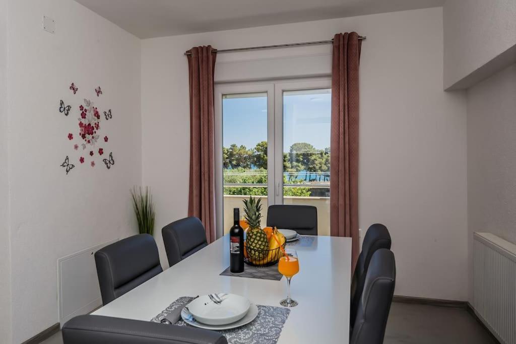 Beach Apartment Andela A2 Kaštela Buitenkant foto